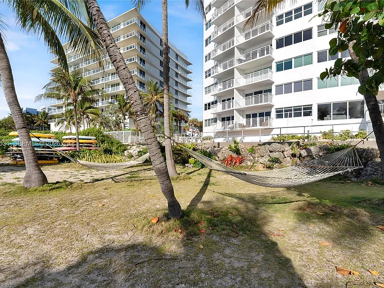 710 N Ocean Blvd #102 — Photo 29