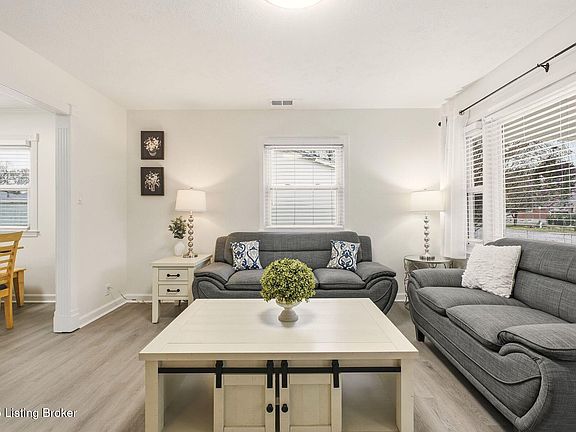 4th image of 1323 Lacona Ln