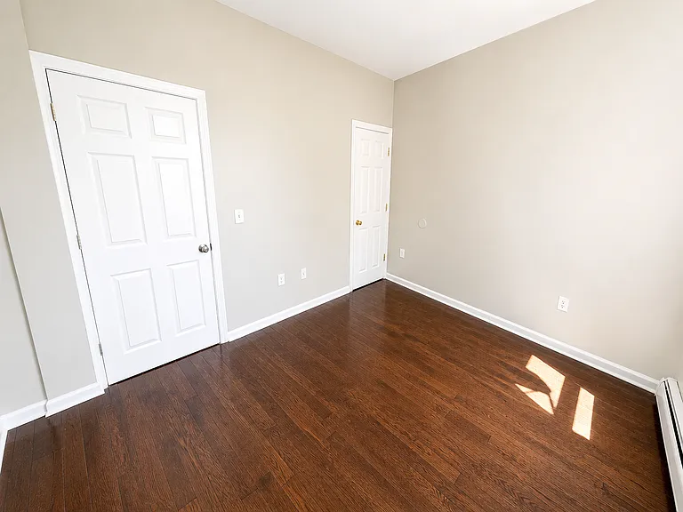 398-400 S 15th St #201 — Photo 6