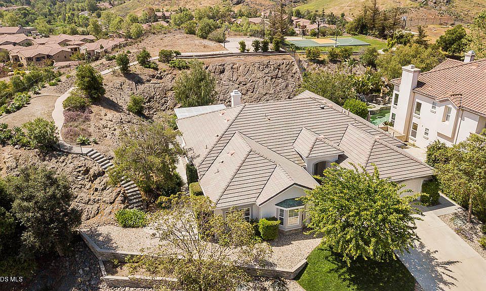 1st image of 3785 Campus Dr