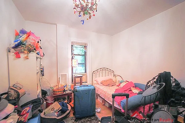 Rented by Metropolitan Realty | media 5