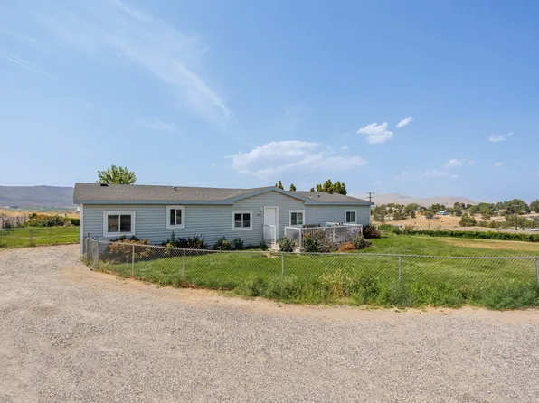 28802 N Pear Dr, Benton City, WA 99320