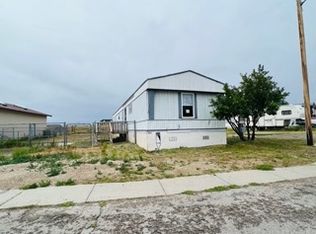 808 Apple Ave, Rawlins, WY 82301