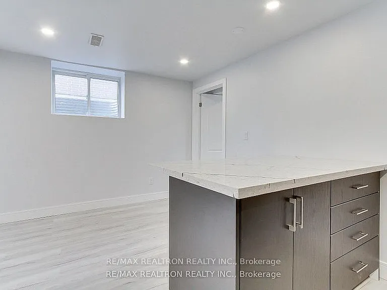 31 Goodman Cres #BSMNT B — Photo 13
