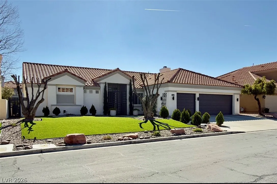 4 bed, 2.5 bath, 2287 sqft, $7,500 — Photo 1