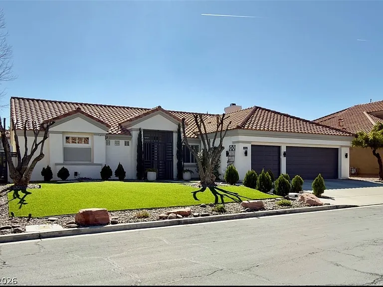 1524 Breeze Canyon Dr — Photo 1