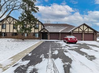 1030 Cottonwood Ct APT 2A, Wheeling, IL 60090