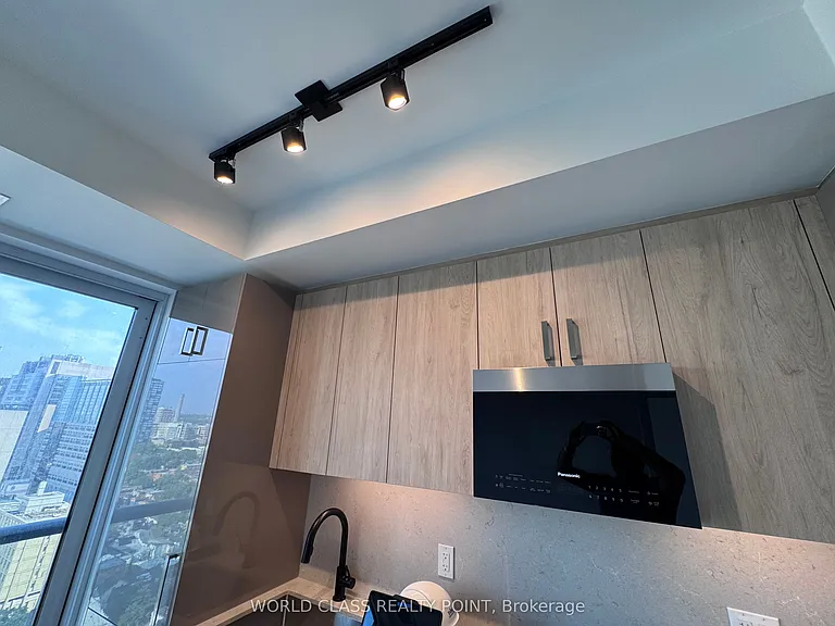 280 Dundas St W #2012 — Photo 15