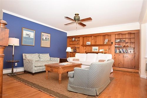4th image of 706 Crescent Pl