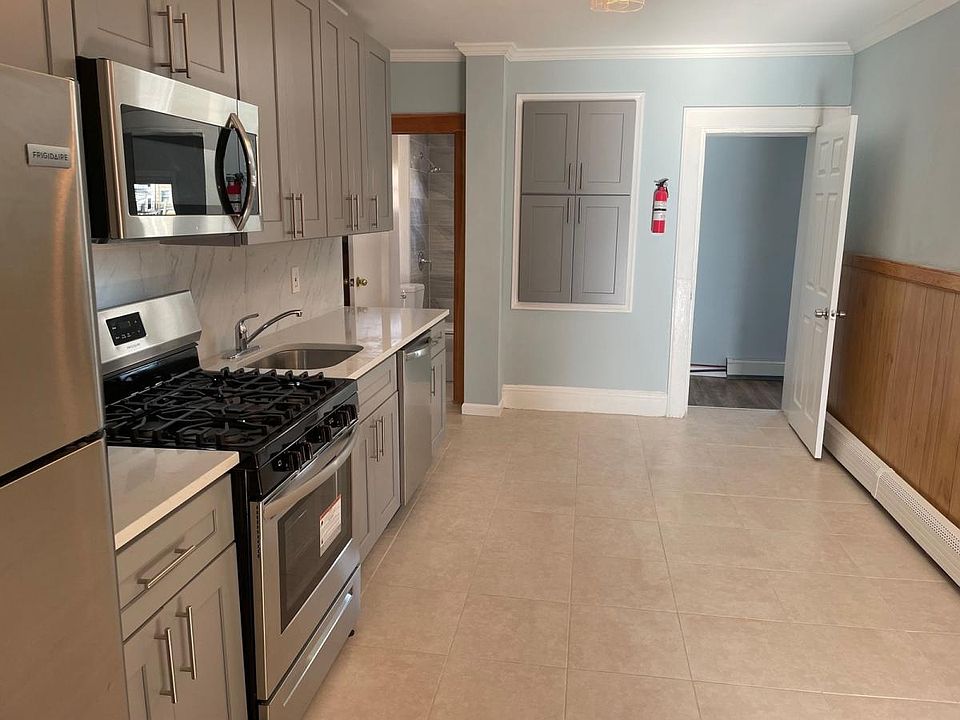 1st image of 26 King St Floor 2