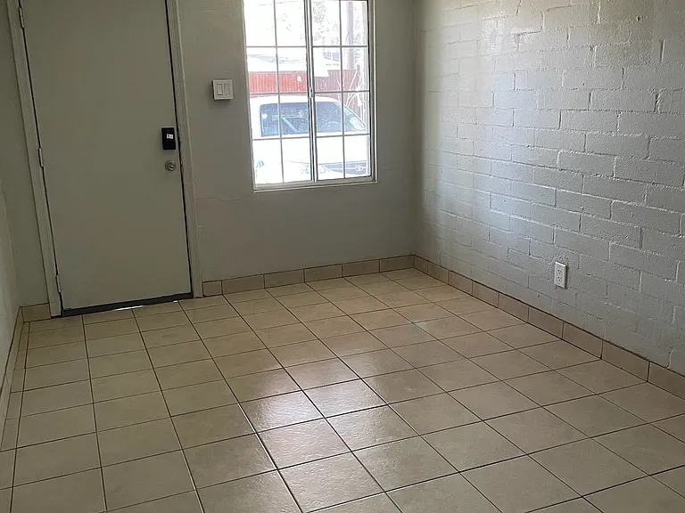 1426 W Delaware St #2 — Photo 8