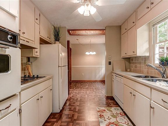 5th image of 3340 Creek Hollow Dr
