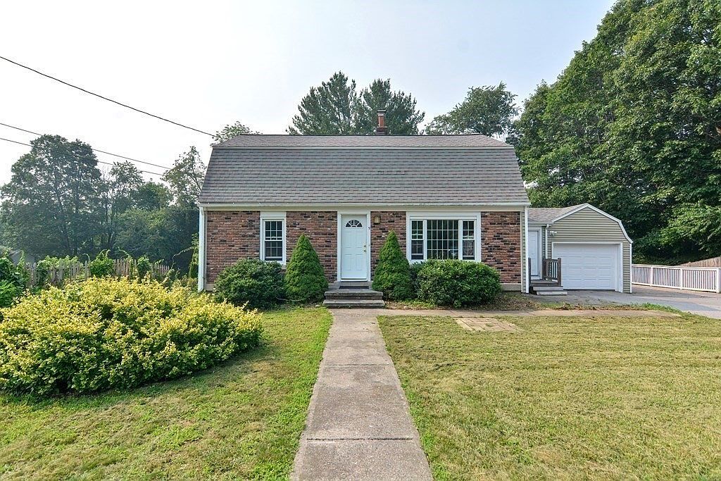9 Stuart St, Oxford, MA 01540 Zillow