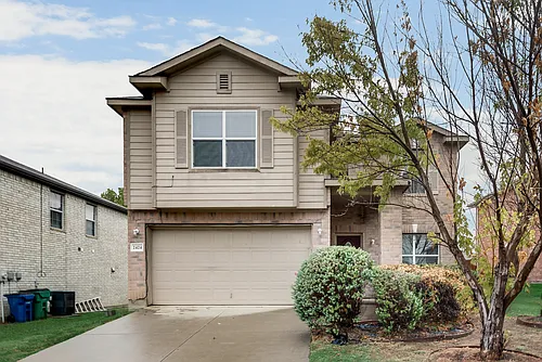 2424 Emerald Ln Photo 1