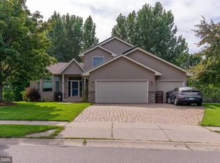 13471 Oakwood Dr, Rogers, MN 55374