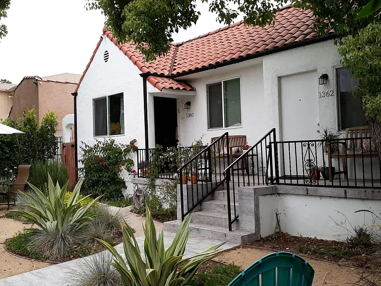 1360 Meadowbrook Ave — Photo 31