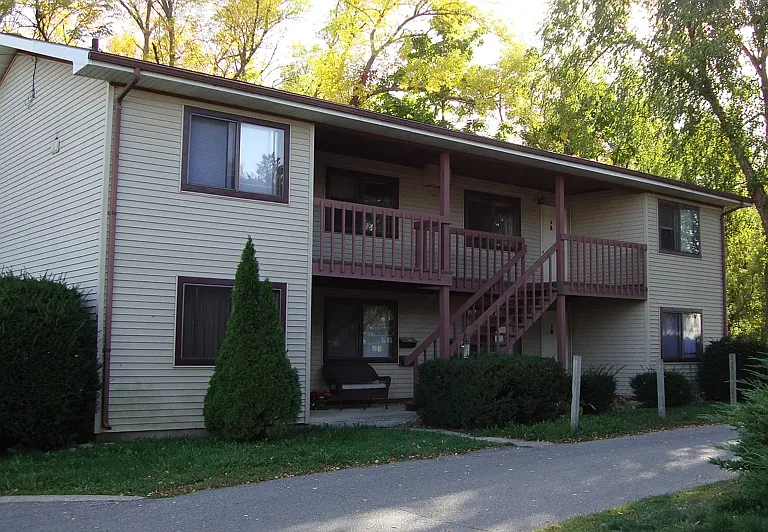 225-317 N College St — Photo 1