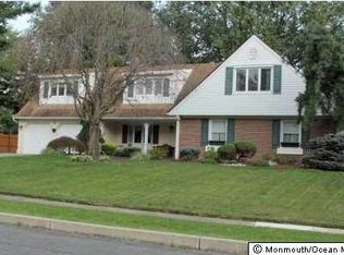 88 Lakeridge Dr, Matawan, NJ 07747