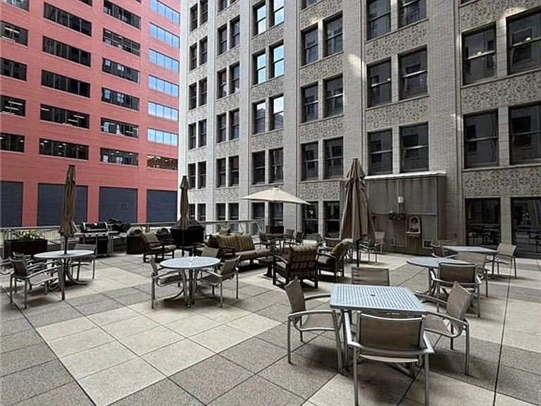 314 N Broadway St #502 — Photo 12