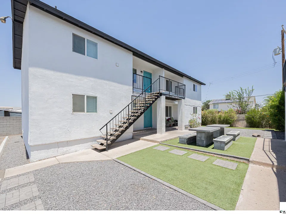 719 N 12th Ave #4