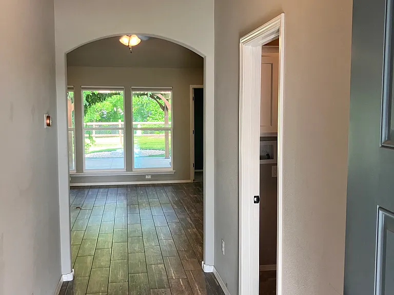 6609 S 20th Pl — Photo 4