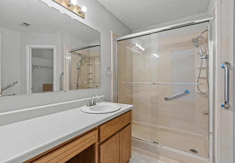 100 River Oaks Dr — Photo 11