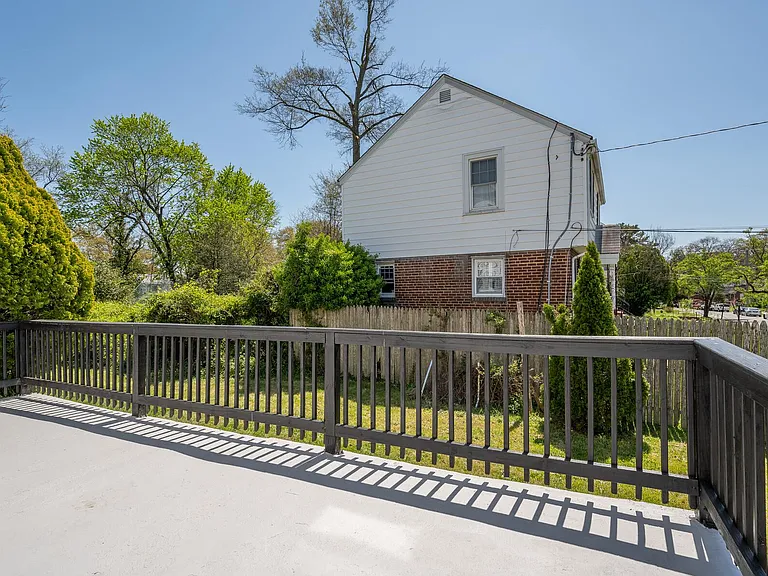 4201 E West Hwy — Photo 38