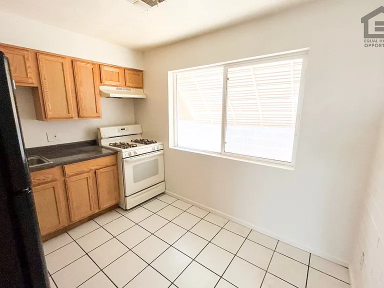 1640 E Brill St — Photo 37
