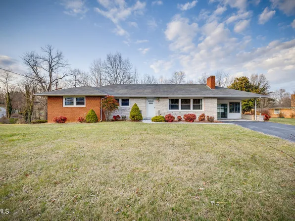 312 Castle Oaks Dr, Kingsport, TN 37663