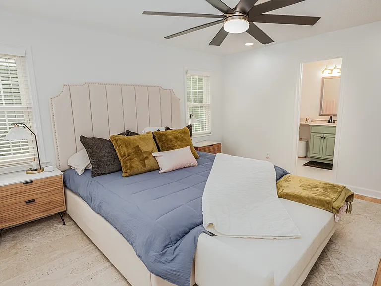 1004 Somerset Ct — Photo 25