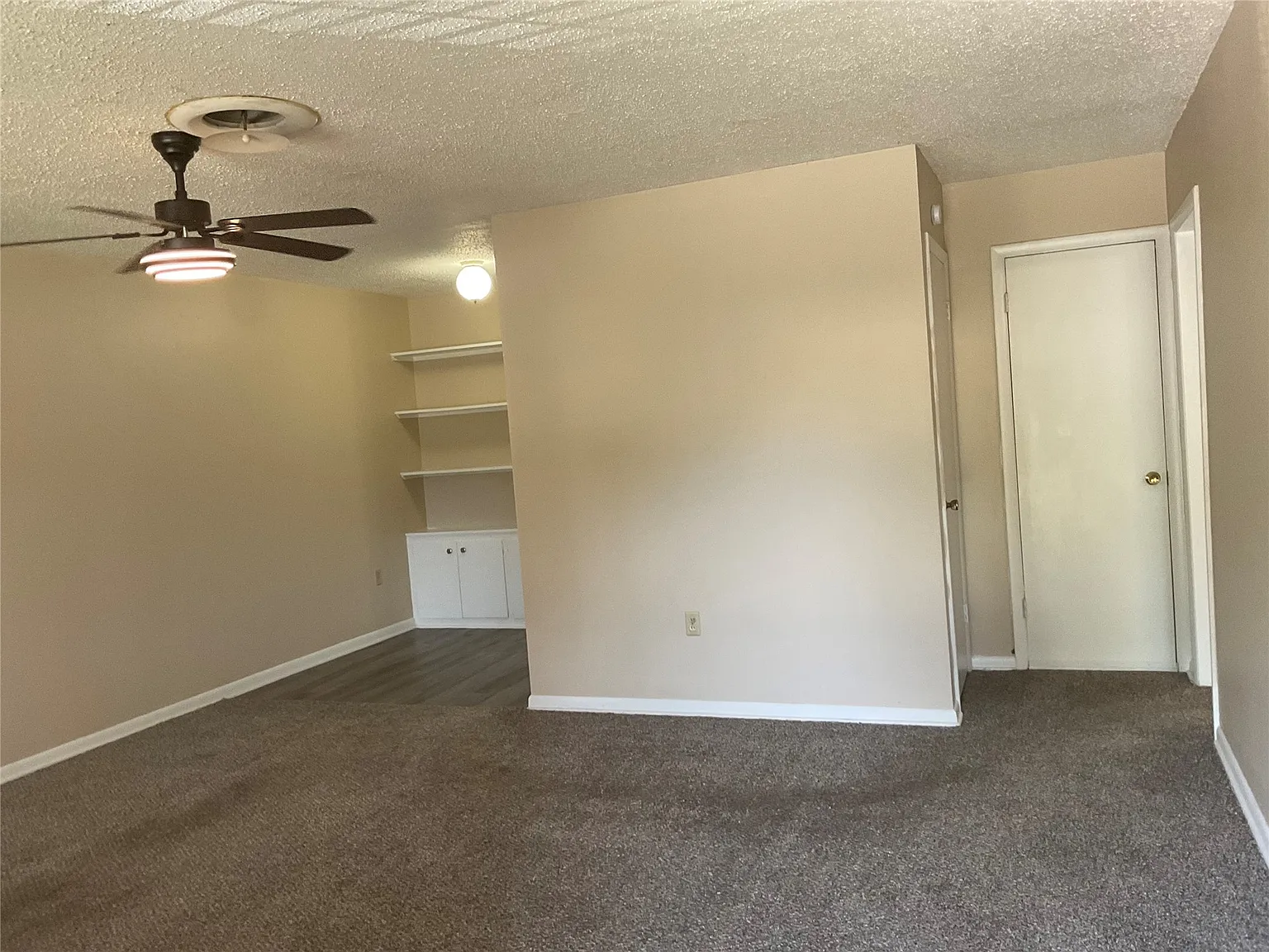 2 bed, 1.0 bath, 990 sqft, $950 — Photo 4