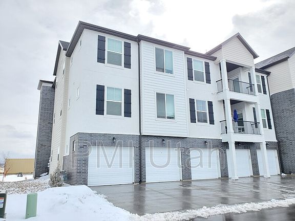 3rd image of 1886 N 3330 W Unit 204