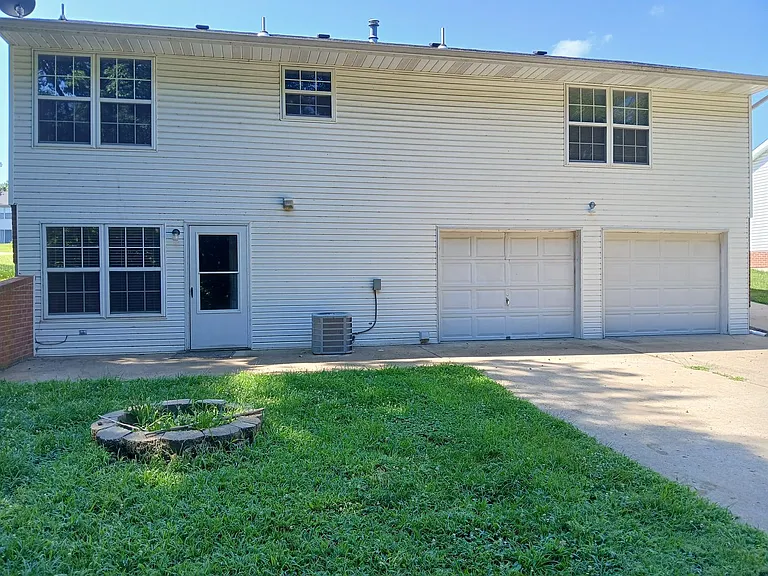 5102 Charm Ridge Dr — Photo 18