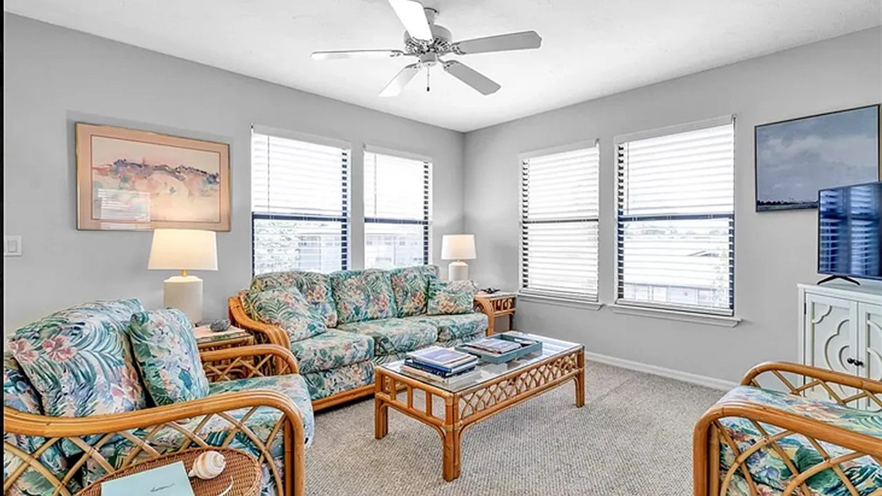 2 bed, 814 sqft, $2,400 — Photo 3