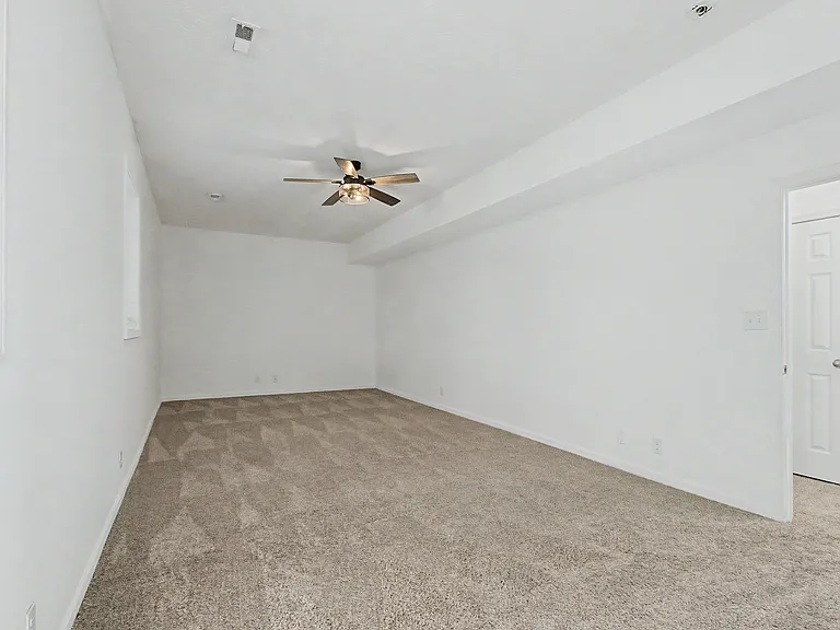 1371 Constitution Dr — Photo 35