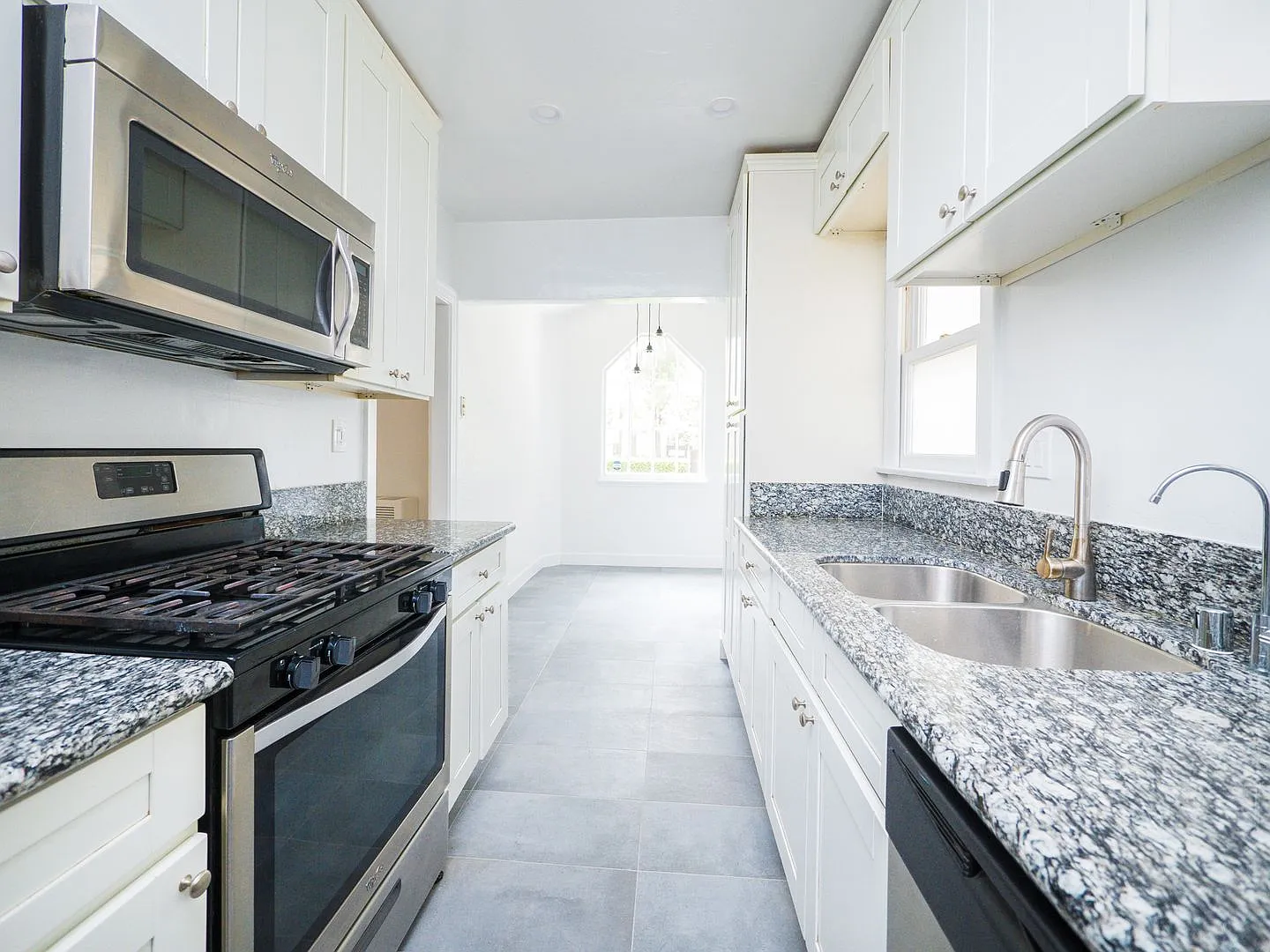 Charming 1926 Tudor Cottage 2BR/2.5BA w/ Yard, Washer/Dryer & Gated Parking! — Photo 1