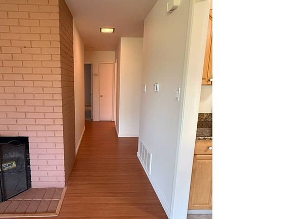 3rd image of 8 Davis Dr APT B