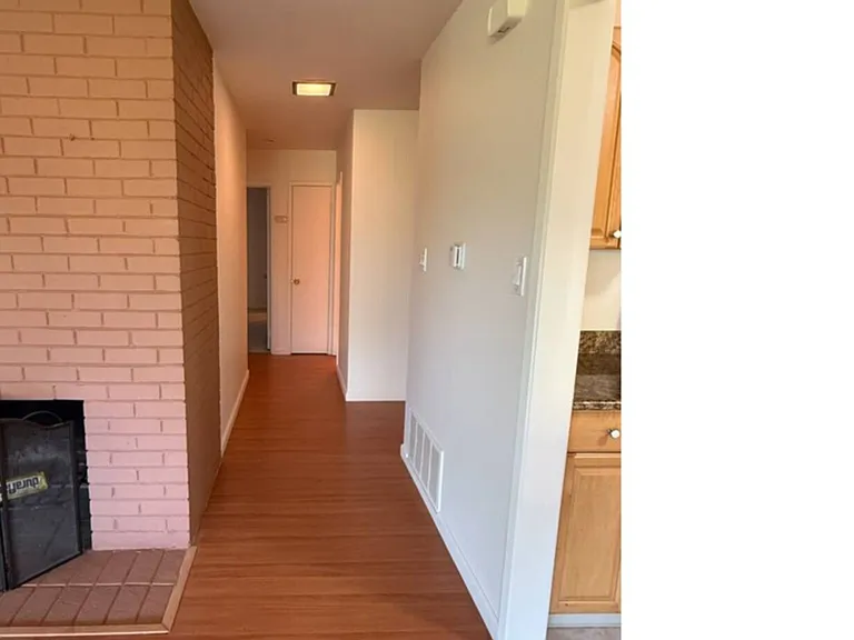 8 Davis Dr #B — Photo 3