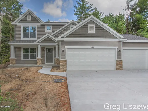 9920 Myers View Dr NE, Rockford, MI 49341