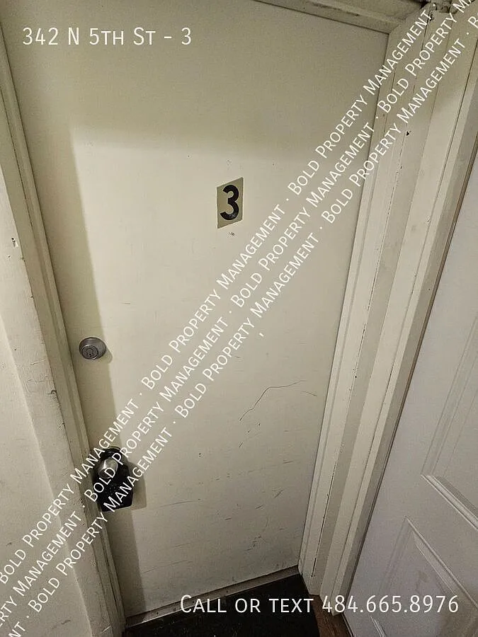 1 Bedroom 1 Bath — Photo 2