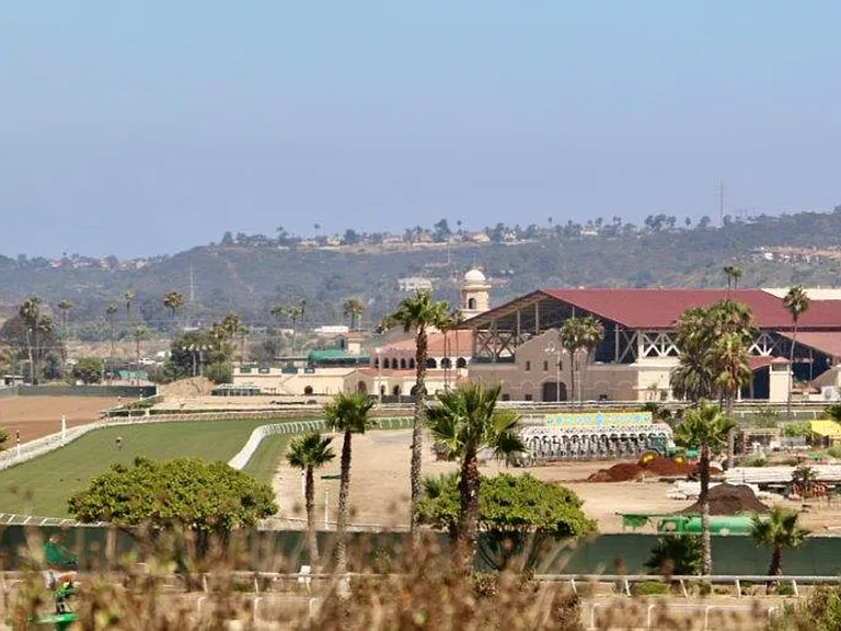 Sierra Seaside Flats $ 3295 ...1 Block To Beach....Top Floor Views — Photo 44