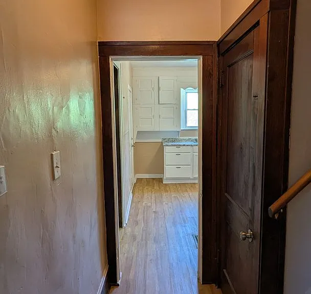 443 W Thornton St — Photo 18