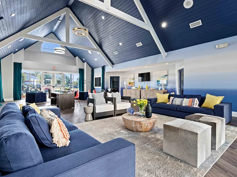Coastline Apartments — Photo 18