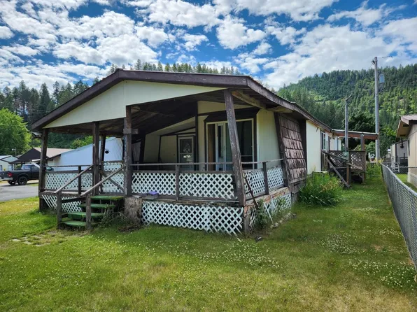 3792 W Bay Rd, Loon Lake, WA 99148