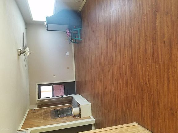 5th image of 614 Mississippi St
