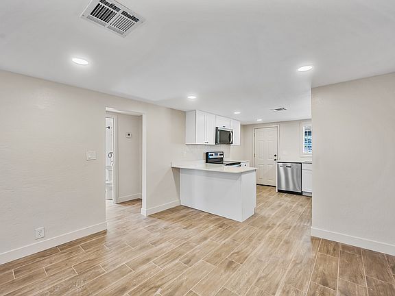2nd image of 750 W 1st St