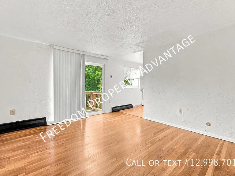 2523 Park Hill Dr — Photo 10