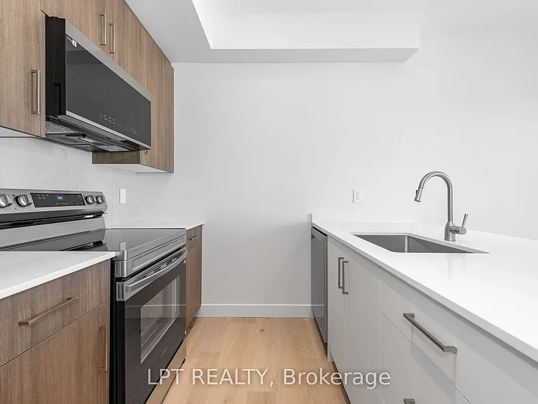 319 Shakespeare St #8 — Photo 6