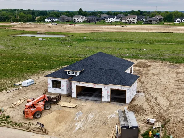 6777 Meghan Ave, Bettendorf, IA 52722