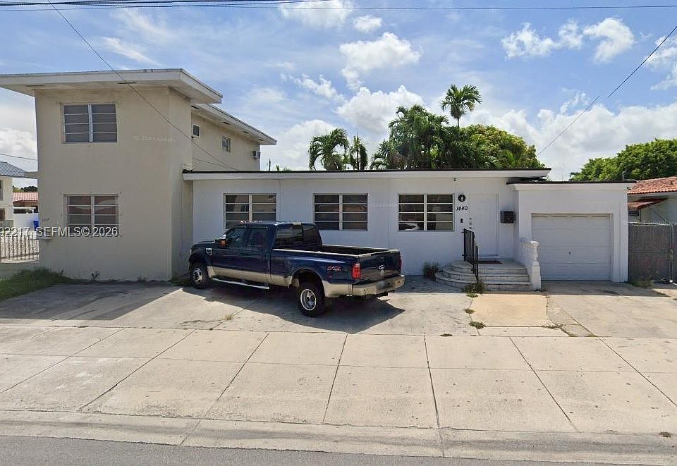 2nd image of 1440 SW 22nd Ave